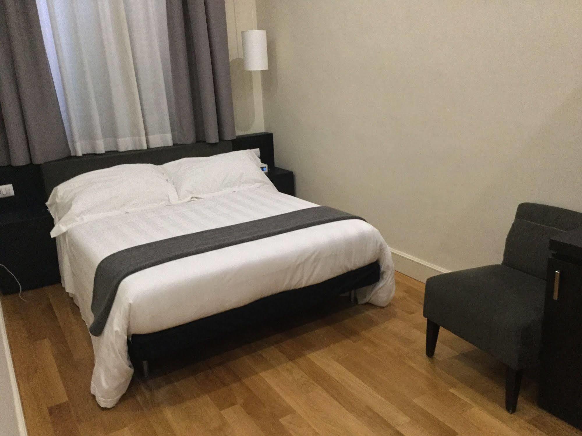 Rhome Terminal Guest House ローマ エクステリア 写真