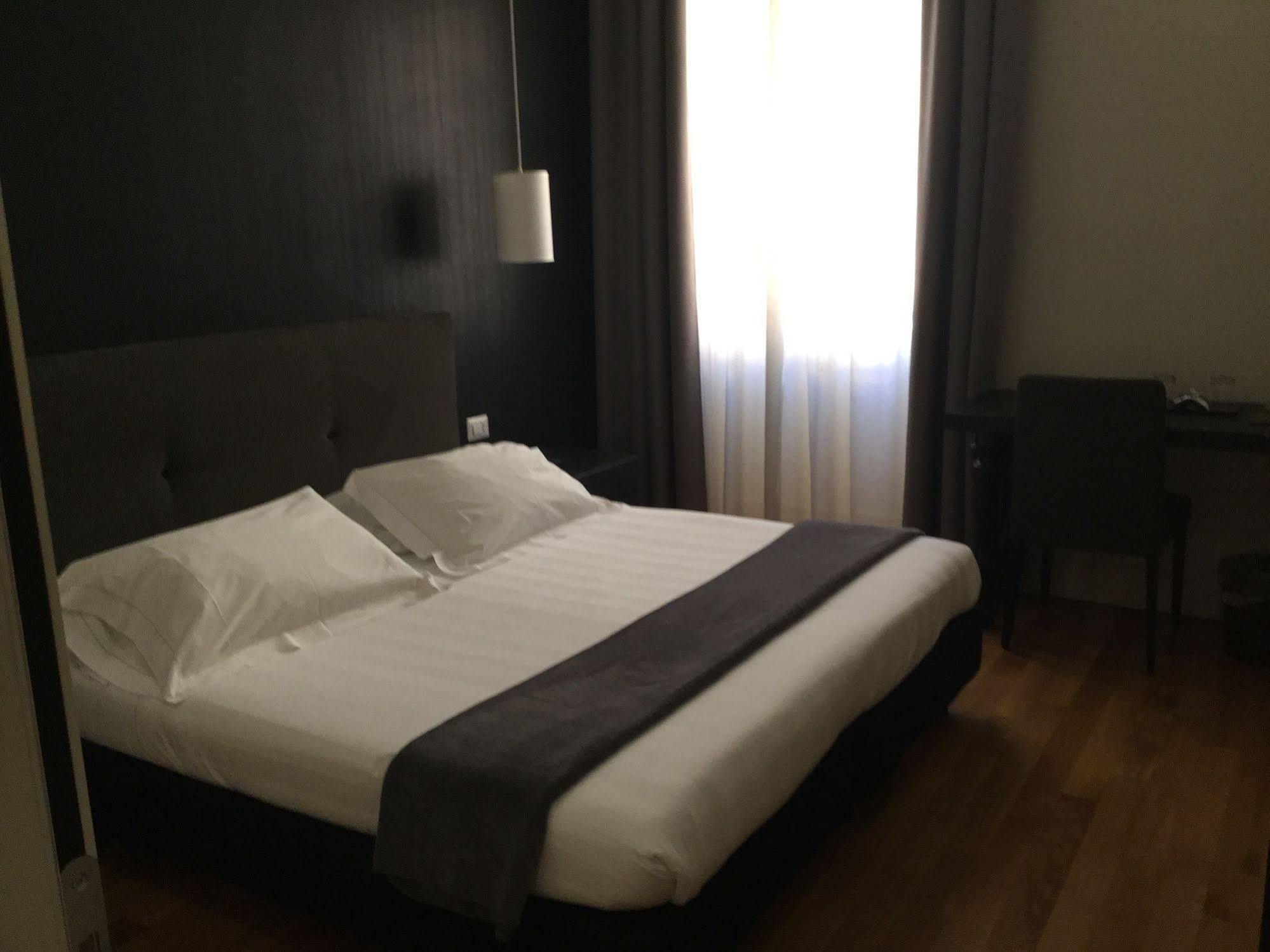 Rhome Terminal Guest House ローマ エクステリア 写真