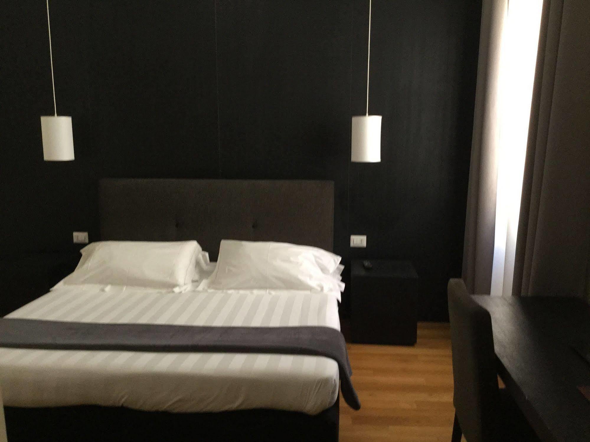 Rhome Terminal Guest House ローマ エクステリア 写真