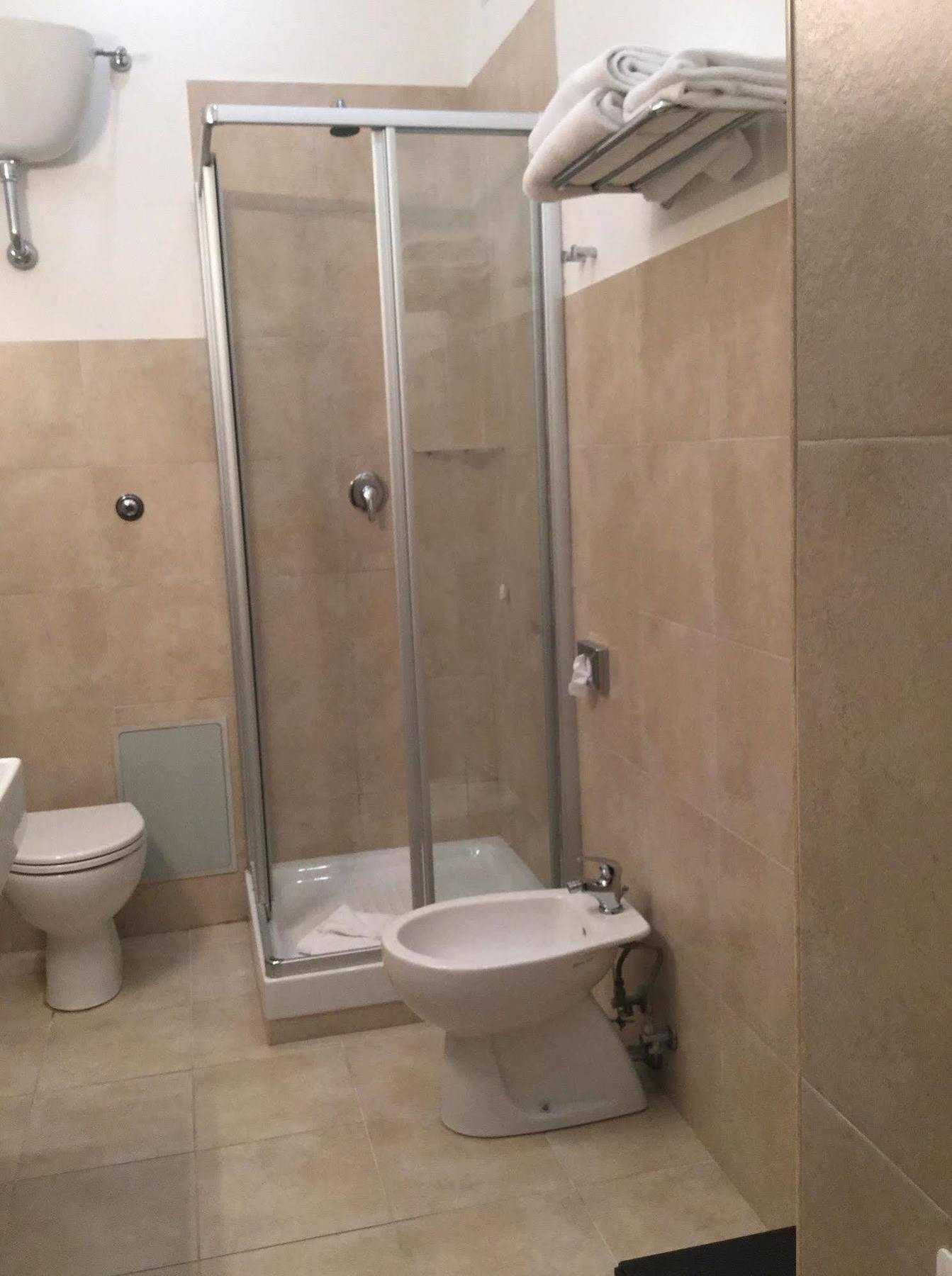 Rhome Terminal Guest House ローマ エクステリア 写真