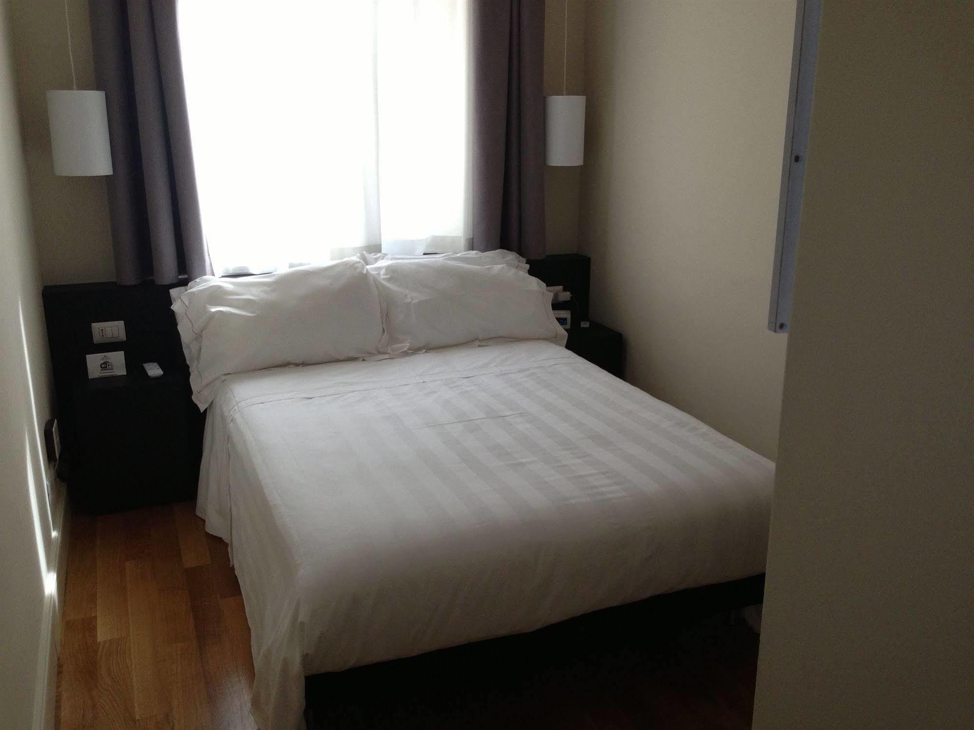 Rhome Terminal Guest House ローマ エクステリア 写真